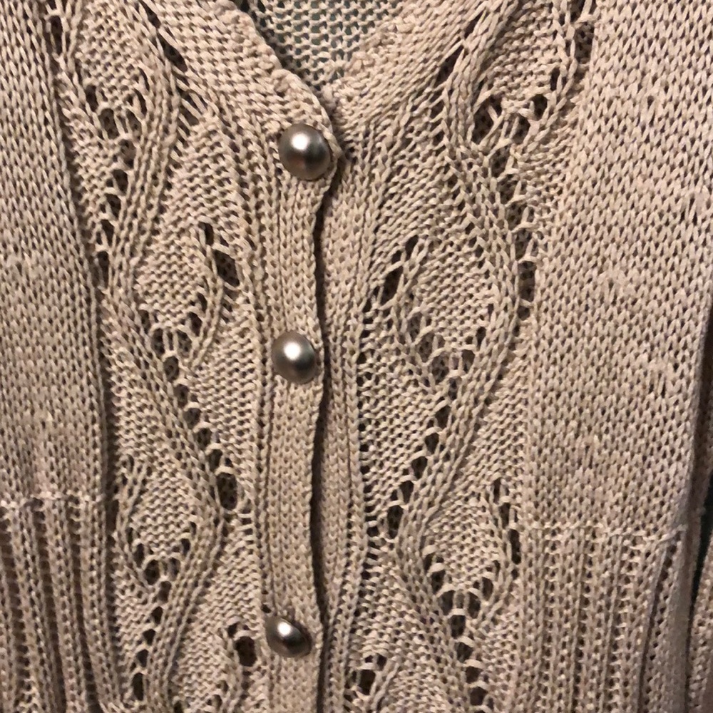 🌺Beautiful Cream Sweater🌺 - Picture 3 of 8